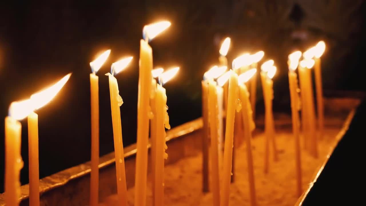 燃烧的蜡烛视频素材