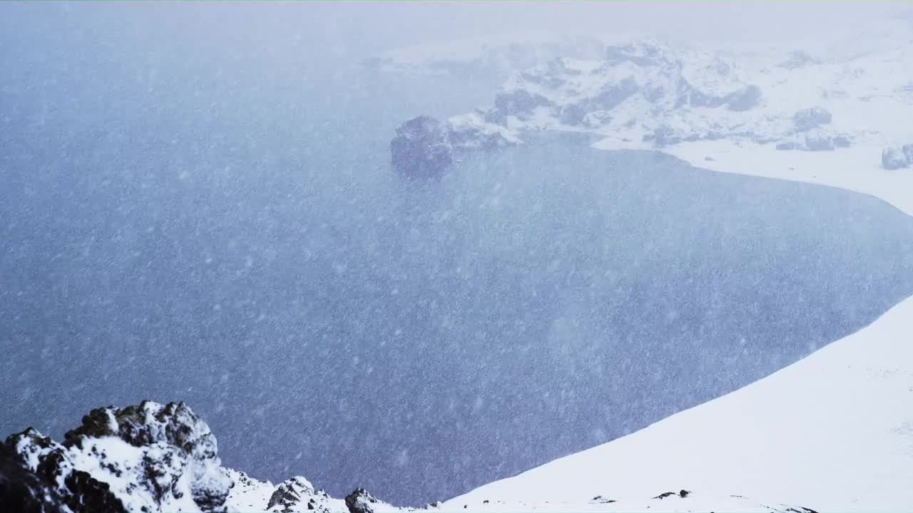 冬天寒冷冰岛降雪视频特效