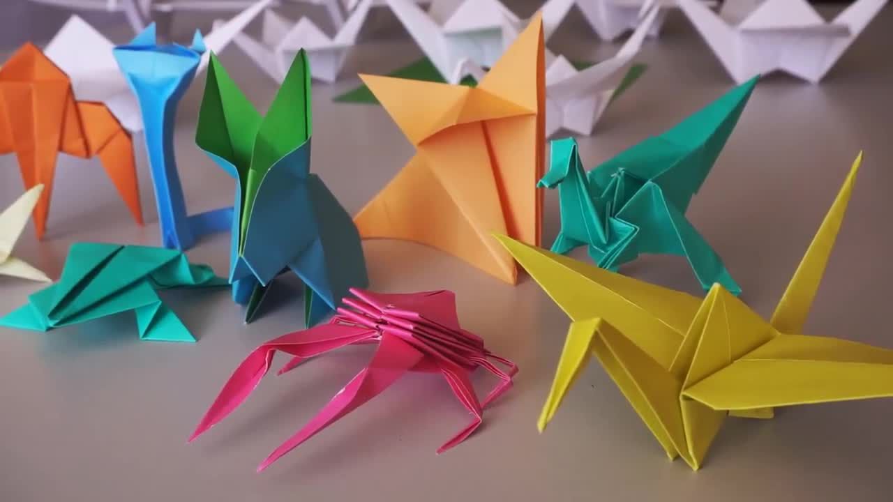 彩色折纸动物视频特写镜头素材