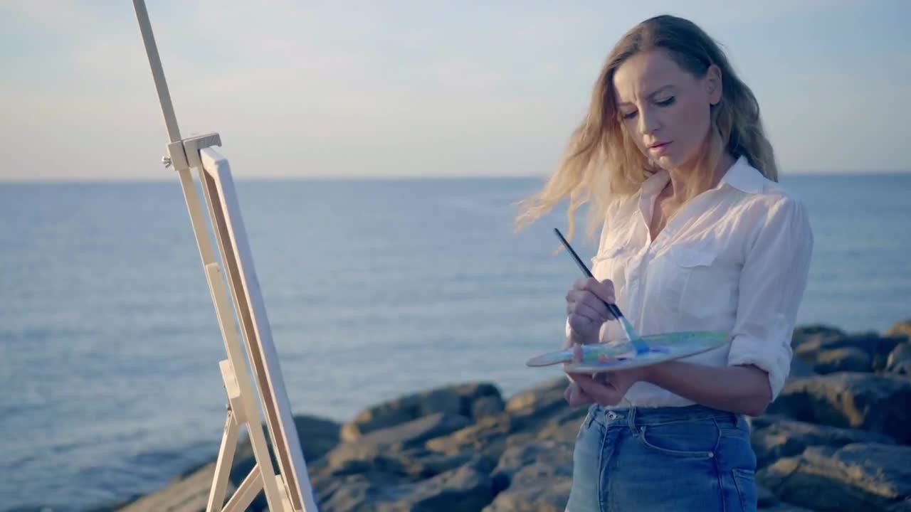 海边绘画视频