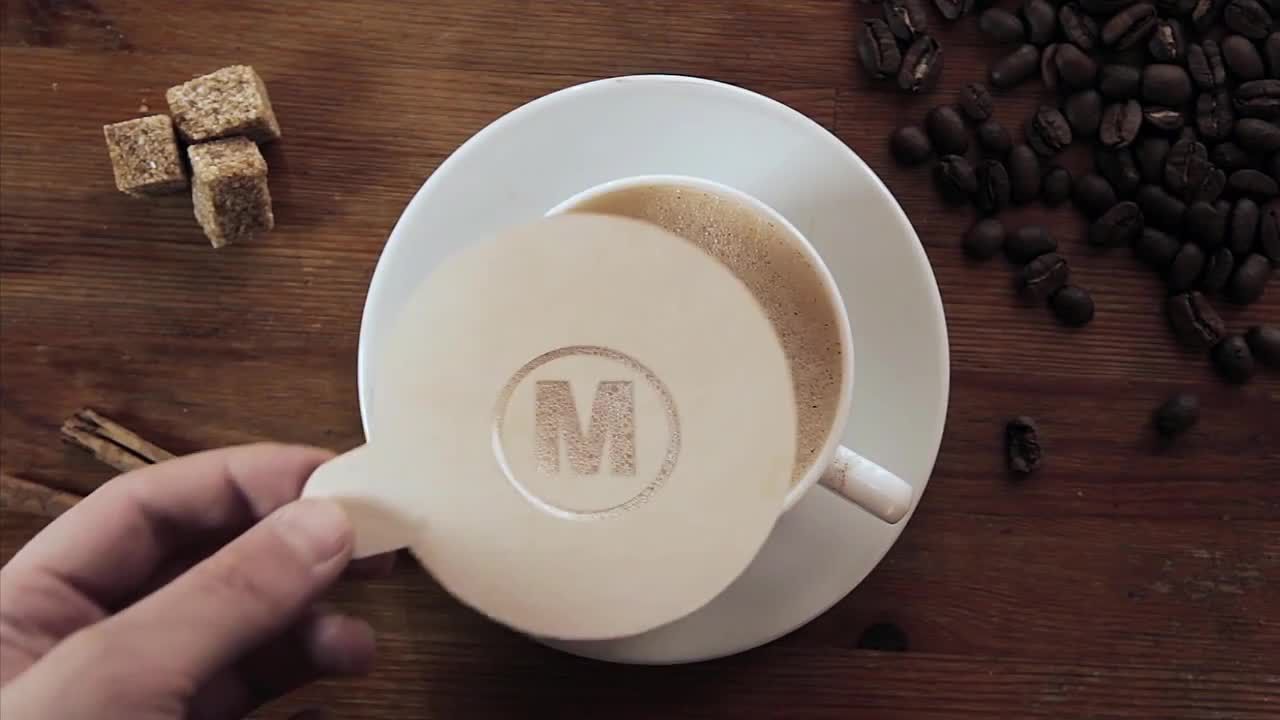 咖啡杯顶部显示徽标AE模板