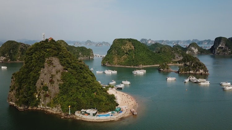 亚洲许多岛屿的鸟瞰图视频素材
