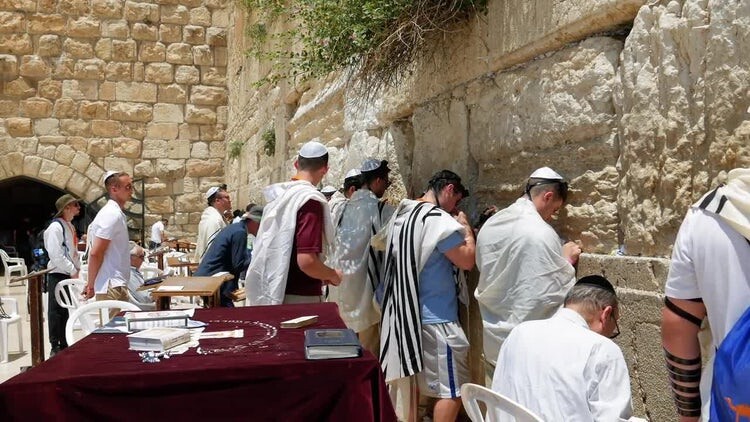 耶路撒冷旧城西墙祈祷人群实拍素材