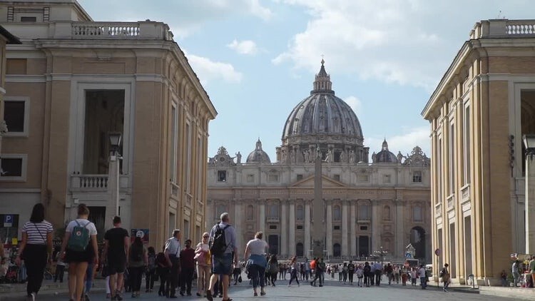 游览梵蒂冈的人们视频素材
