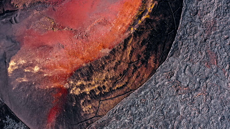 托尔巴奇克红色火山土和火山灰