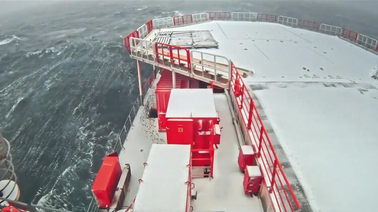 破冰船在海洋中航行实拍视频素材