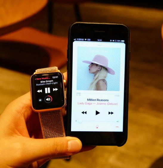 Spotify 宣布支持在苹果 Apple Watch 端离线下载音乐、播客 