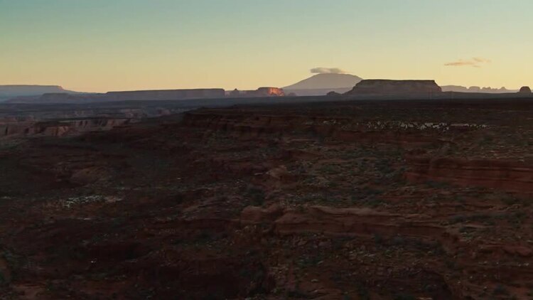 无人机航拍美国西部美景4K视频屏保01